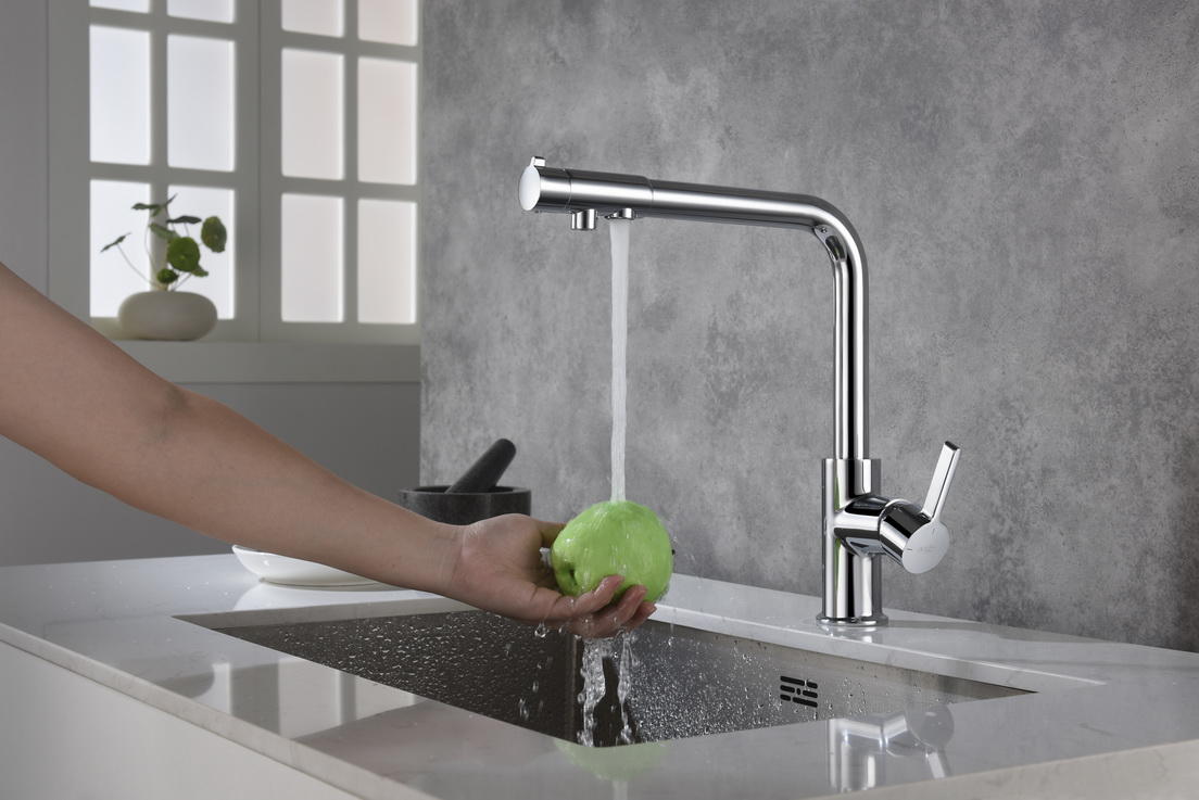 Bateria trójdrożna Royal (chrom) w kuchni