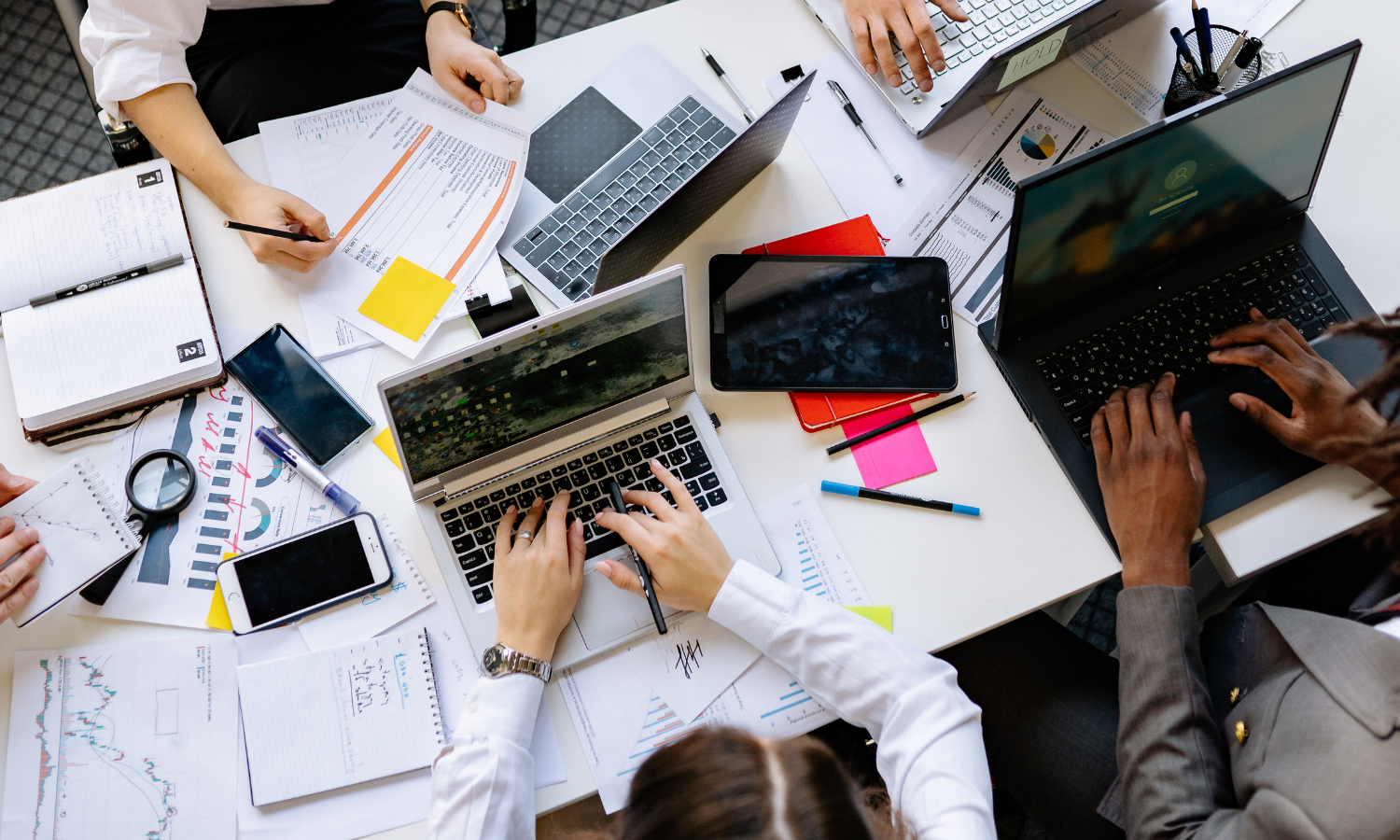 Zanieczyszczenie powietrza w biurze mobile